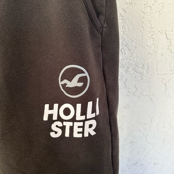 Hollister Joggers - Picture 2 of 4
